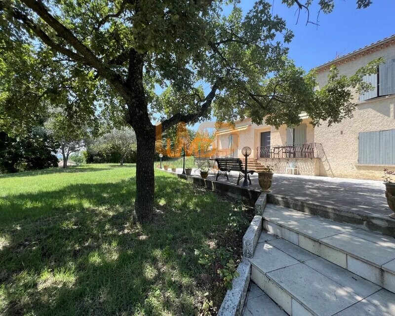 Villa avec gîte  sur 5000 m2 de terrain, Piscine. Garage - 1c575e6c-ec84-487d-873b-7a90929e1605