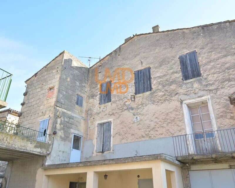 Ensemble immobilier Sommières avec cour - 61ce0d1e-23f4-40f4-abfb-00a497bf9687
