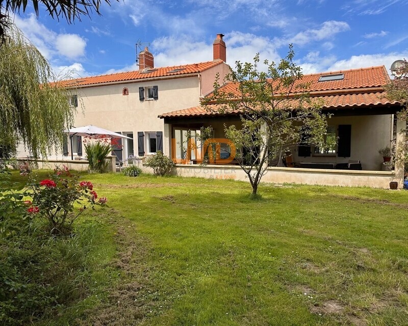 Ancienne Longère rénovée 220m² à Frossay - Picture-85190889-3