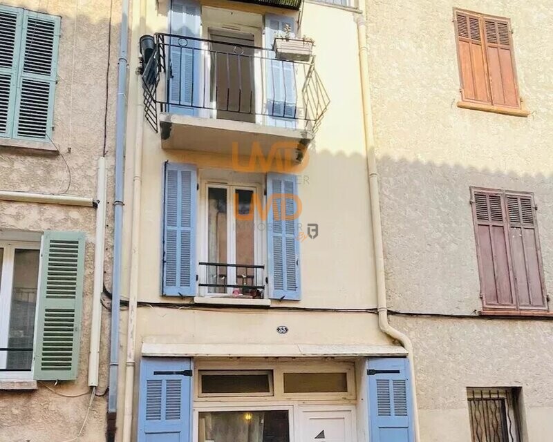 Centre Le Luc: Maison de ville T5 90m2  - cf747931-9d93-41fb-a935-224e3d93e47f