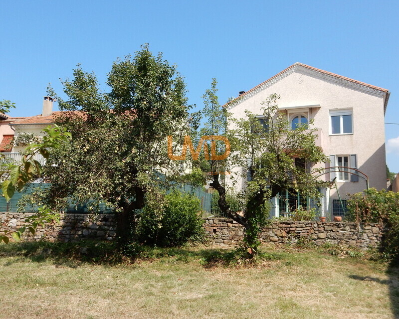 Maison en pierre avec 2 appartements - Garage - Grand Terrain - Maison a vendre