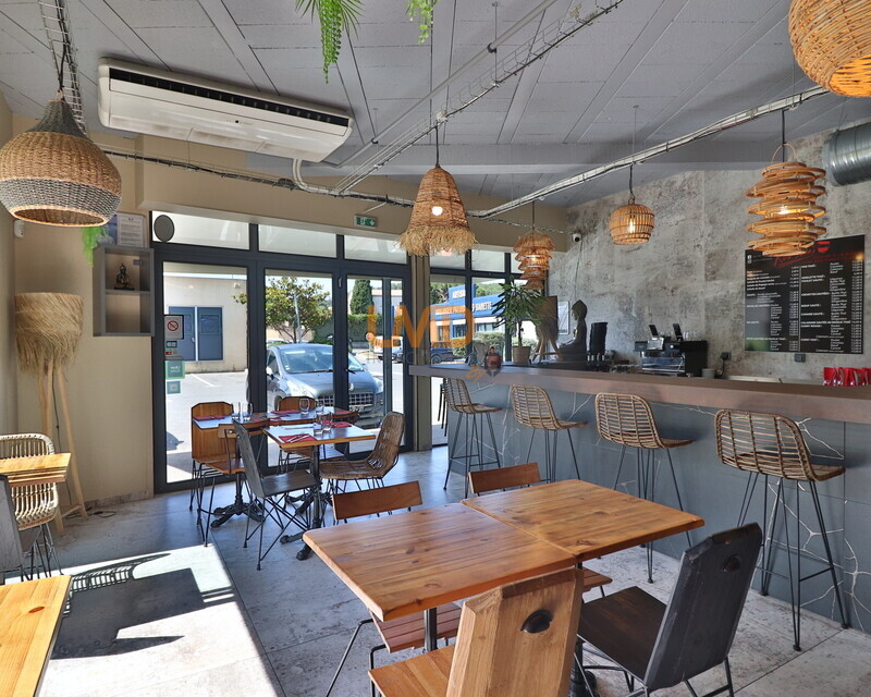 Droit au Bail- Restauration ou autres activités - Terrasse et Parking - Img 2154