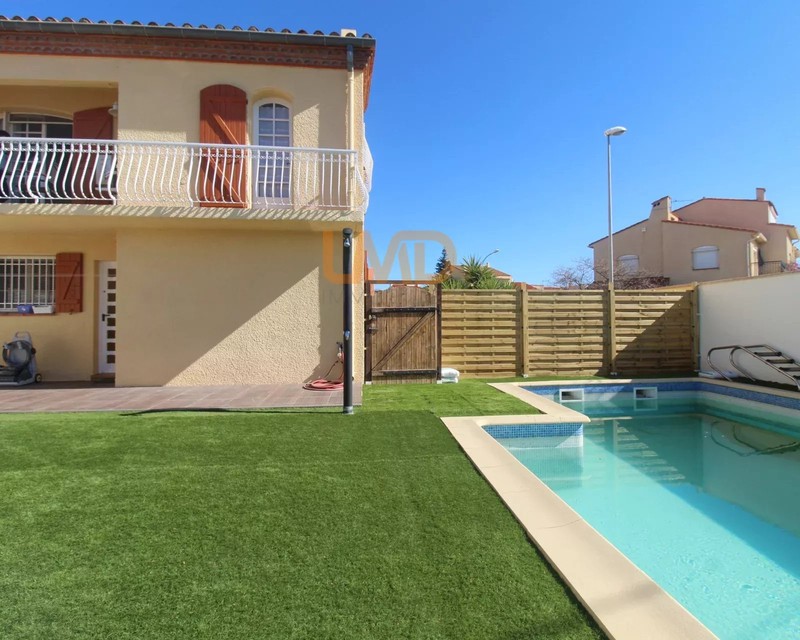 Maison type 5 garage et piscine - 458a1f83-f0cf-452a-bd57-cb9ee050ebc9