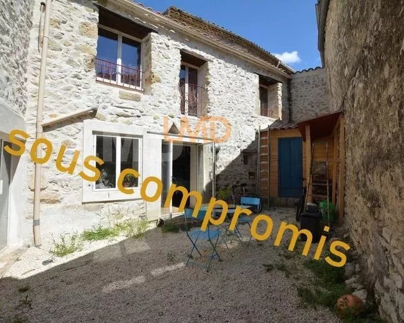 Maison Renovee EN Pierre, 3 Chambres, 1 Bureau, Cour - 5dc3bc5d-1583-41ed-86ba-b69e83d2276b