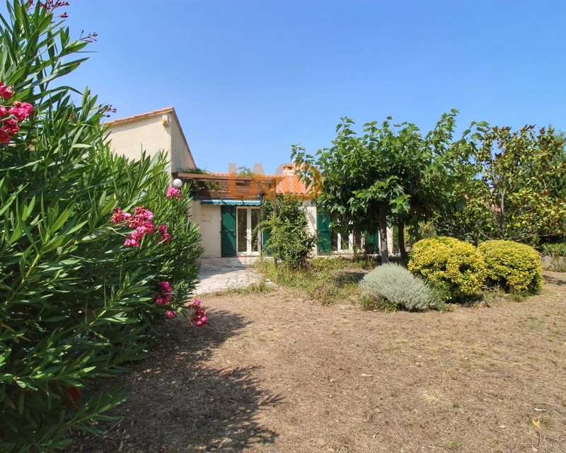 Villa plain pied 4 faces plus garage - 7adb8d87-7690-42e9-94a1-1d6223fb7fc2