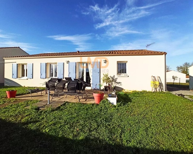 Maison Independante 3 Chambres Avec Beau Jardin - 026223ff-3b76-49e1-a028-2b9018b8d039