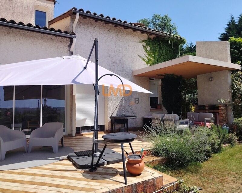 Maison d'architecte sans vis à vis avec vue panoramique - 1-villefranche de rouergue-6 chambres grand jardin-proche commodité