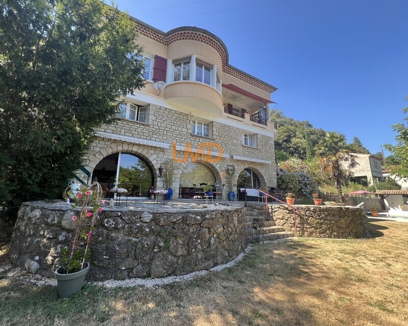 Propriété de charme avec piscine au bord de l’Ardèche - Maison Adèche avec piscine
