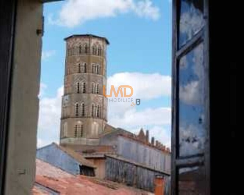 Maison de ville 108 m2, avec jardin, à rénover. - Download