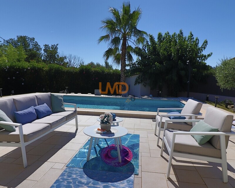 Taradeau: maison T5 + bureau sur 700m2 avec piscine - 75a4031b-a5f5-4fe3-a465-115d661aa673 1 201 a