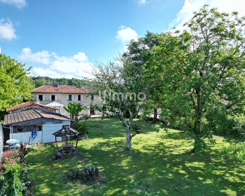 Maison de 280 m2 270 000€ FAI - Dji 0381