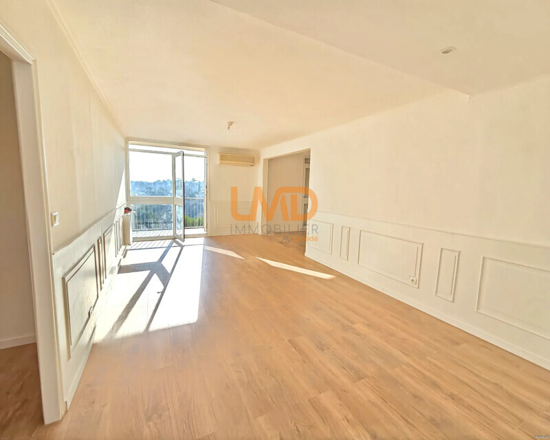 Appartement T5 avec balcon - Ia generated 1767185559