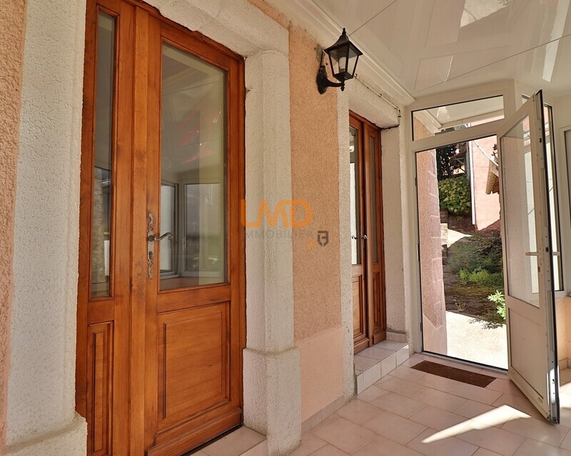 Maison de village-2 chambres- véranda - garage - Img 4496