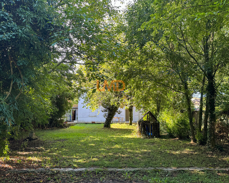 Maison de caractère 130 m² – Jardin arboré de 890 m² - Image00019