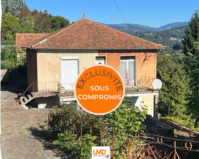 Maison à rénover avec vue dégagée, proche centre ville. - Sous compromis