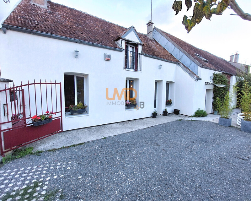 Bray-sur-Seine, maison rénovée plus grange sur terrain clos. - 1