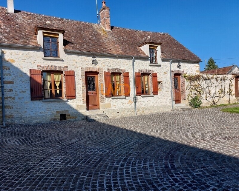 Bray-sur-Seine, maison, 3 chambres plus dépendances et terrain - Façade