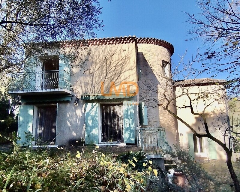 Villa atypique proche centre-ville, grande parcelle - Grande maison ancienne en pierre sud de France