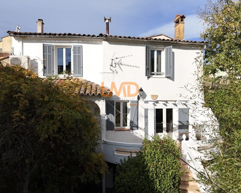 Besse sur Issole, centre, superbe maison avec jardin - 81e6353c-bb36-4dc8-929e-31b478febd7f 1 201 a