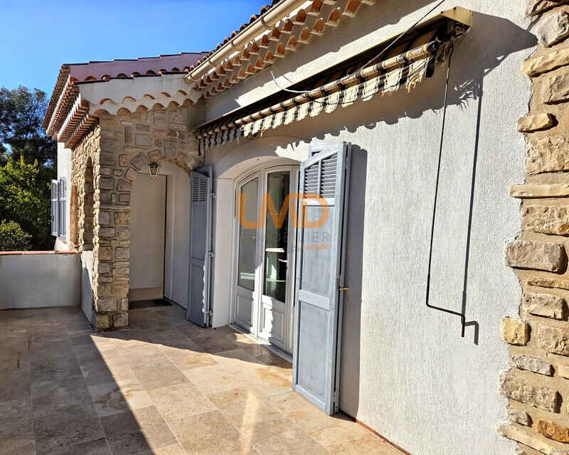 Appartement T3/4 avec terrasse et garage - Ia generated 1764355227