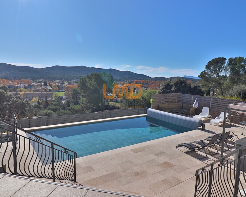 Pignans: Maison et ses 2 dépendances sur 378m2 et terrain 2015 m2 - B34c7788-3f99-48ce-bac5-9b32fbdc0b47 1 105 c