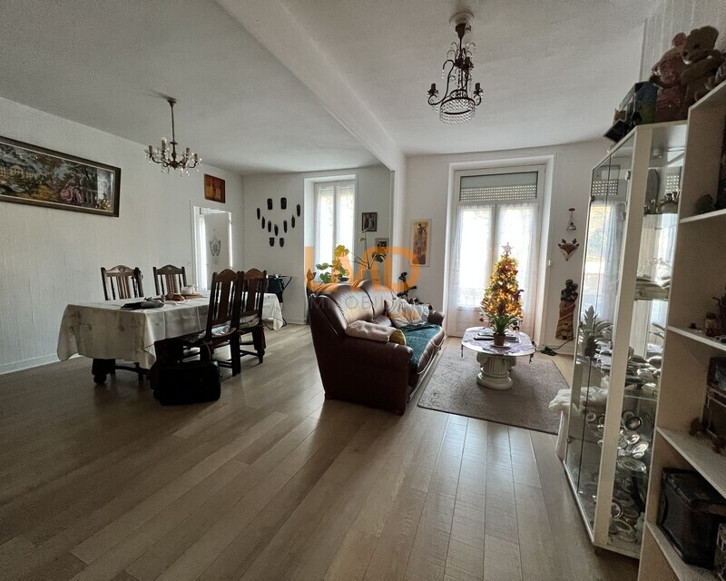 Immeuble de rapport – centre-ville d’Aubin Aveyron - Img 7141