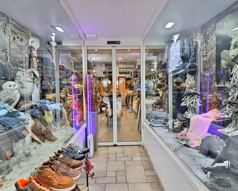 Magasin Prêt à Porter - Tous commerces - Port de Bandol - Ia generated 1772807387