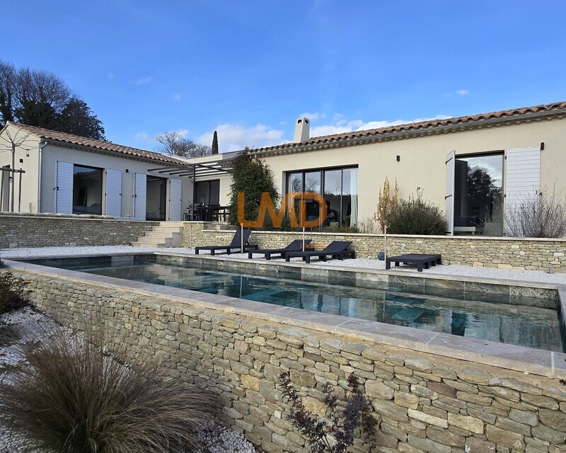 Villa contemporaine avec piscine et vue Luberon - Maison