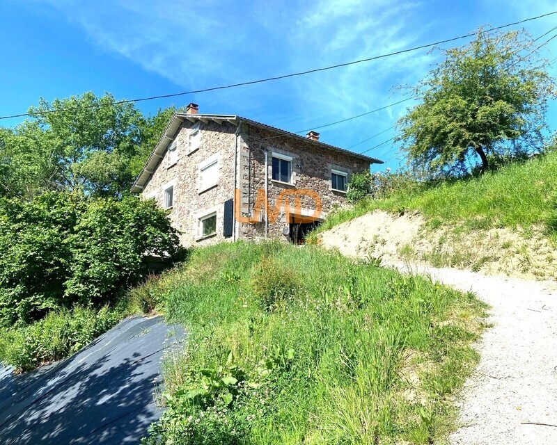 Maison avec terrain au calme - 3096b419-dd0d-4f5b-a7b8-0fd662fbbb3a