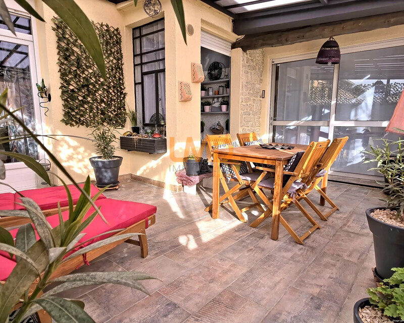 Appartement en ville : terrasse, garage et vue sur la colline ! - Ia generated 1768933427