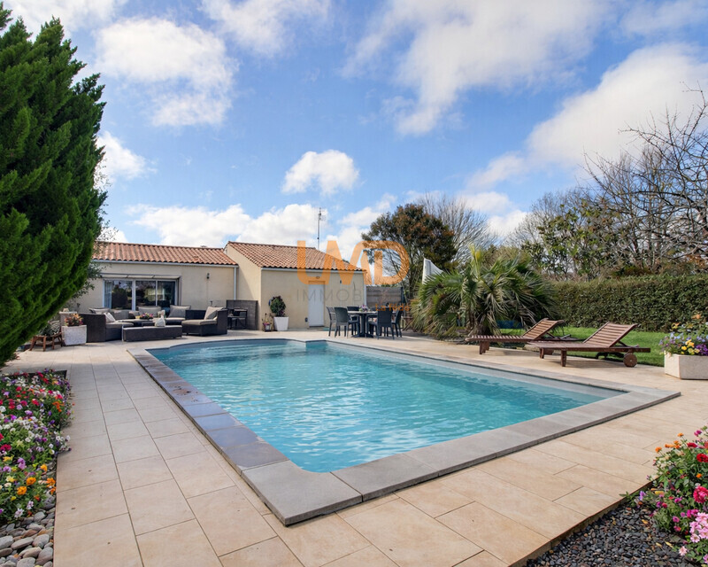 Maison 4 chambres, piscine à Geay (17250) – Très bon état - 2d556e60-4b88-4597-850e-91131a52307e