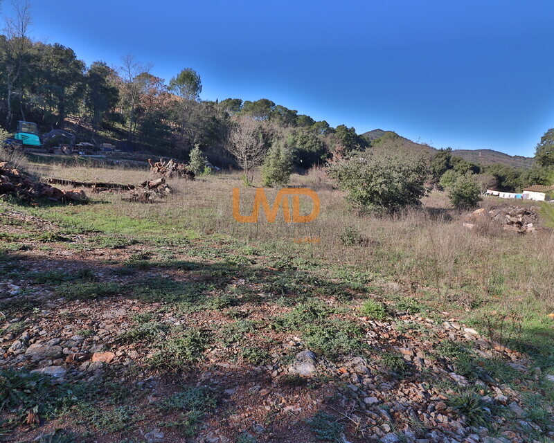 Flassans sur Issole: terrain constructible 2270m2 - 6198408b-3d1a-4508-ab4c-87eddb2600ec