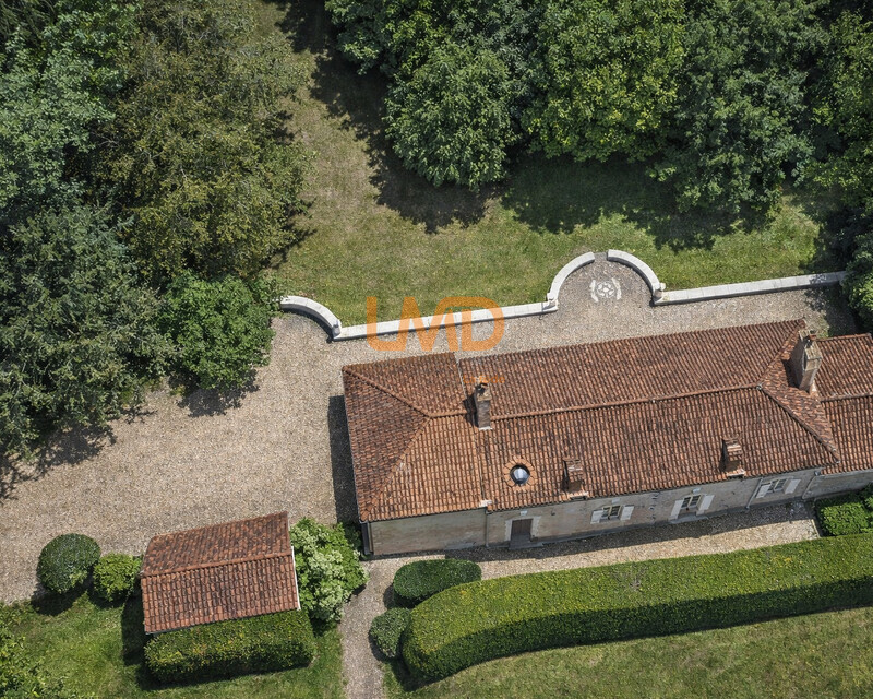 Demeure de caractère, 17e siècle - Chatgpt image 28 janv. 2026  11 33 41