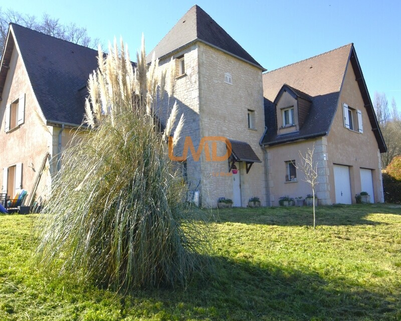 Maison 250 m² 5 chambres. Piscine - Tan9019 modif