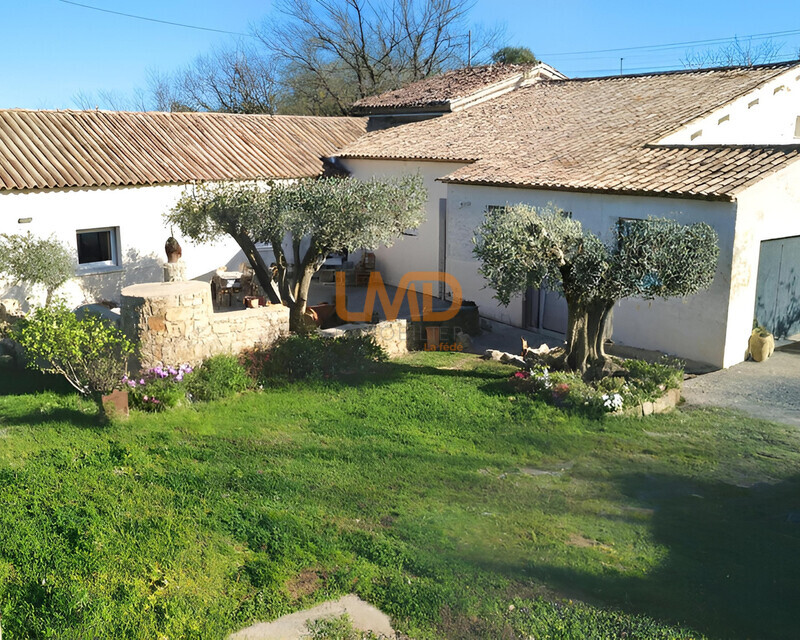 Bergerie en pierre rénovée 171 m2 3 suites terrain plat vue dégagée - Iacrea-ed079073-04ab-45d8-b6b5-5a213f3600ca-fotor-20260403194317