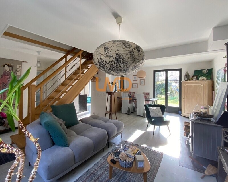 Charmante maison familiale de 135m2 au Plessis-Trévise  - B052f6cb-485f-4184-a8fb-d11b7ce1bbbb