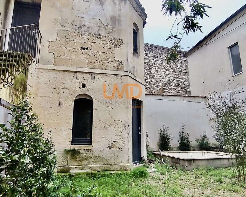 Grand appartement avec studios, jardin et piscine en centre-ville  - 1772134170075