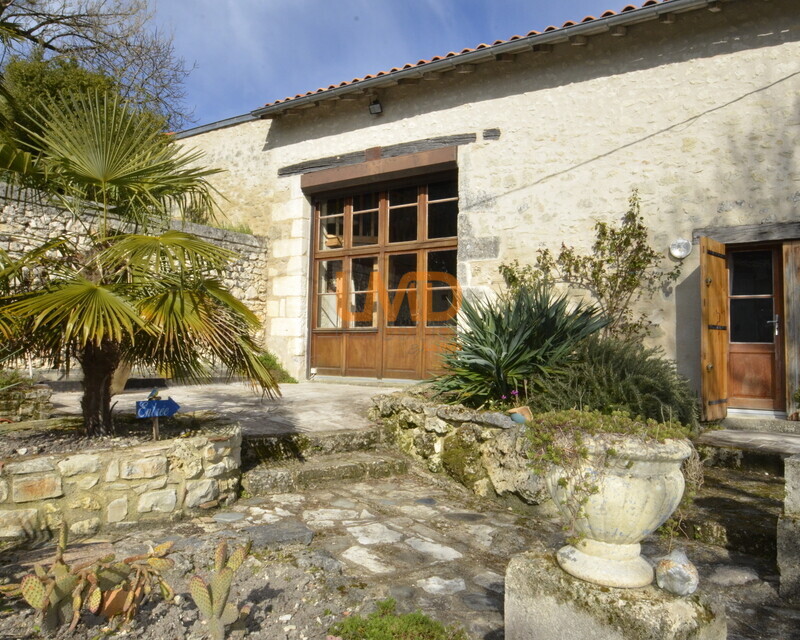 Très belle maison au calme, en pierre - Tan8988
