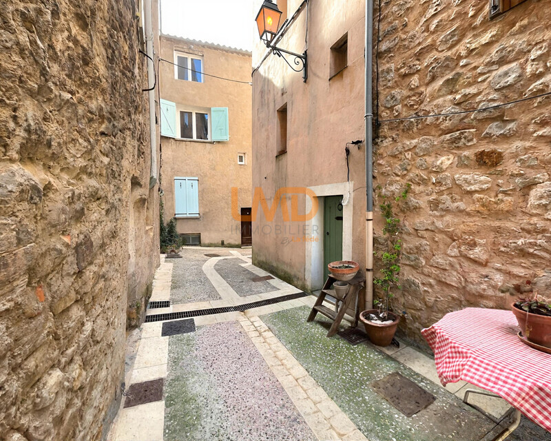 Maison de Village 18 ème en Pierre Fort Potentiel Châteaudouble - maison-village-pierre-18eme-chateaudouble-facade.jpg