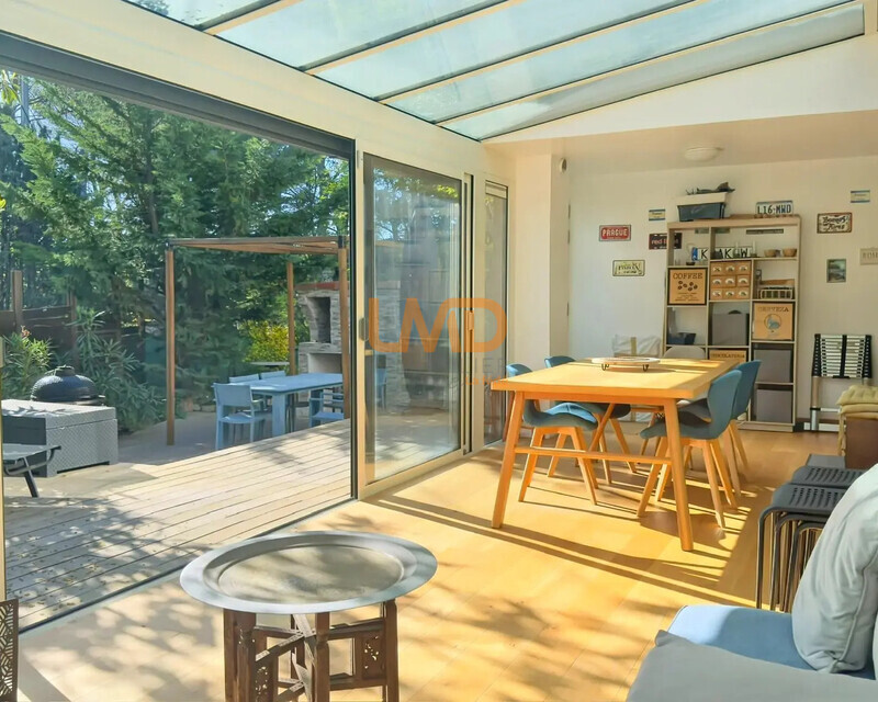 Villa familiale de standing dans un environnement privilégié - Ia generated 1776498228