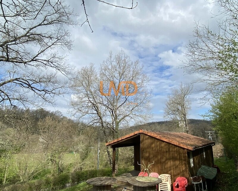 Chalet bois  - 90759aeb-c1a3-4733-af99-b53b755b6102