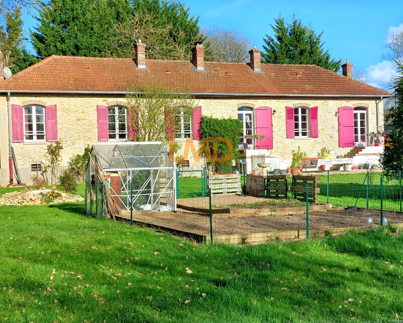 77, Montereau, maison en pierre , très bon état sur environ 1hectare - Façade 1b ret