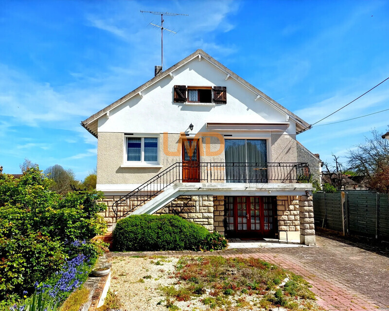 Donnemarie-Dontilly, maison d'environ 124 m²  sur terrain clos. - Façade1