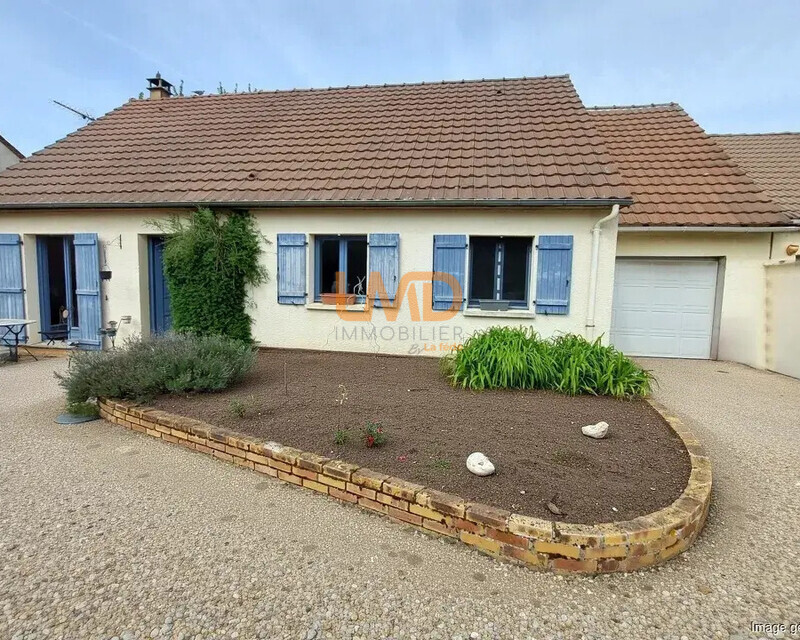 Bray sur Seine, plain pied avec garage sur terrain clos. - Façade 1R