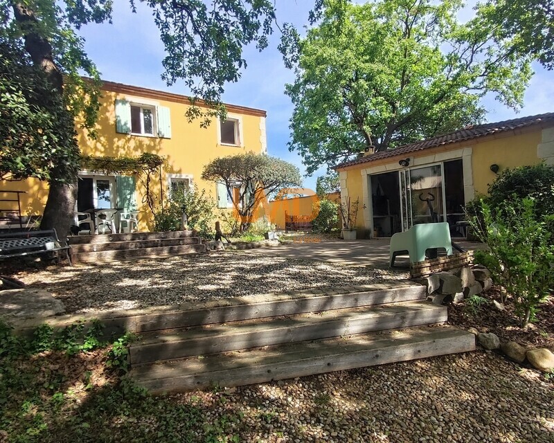Villa familiale 5 chambres  avec piscine et jardin arboré  - 6821064b-0aca-4f9f-baf9-057173b4135a