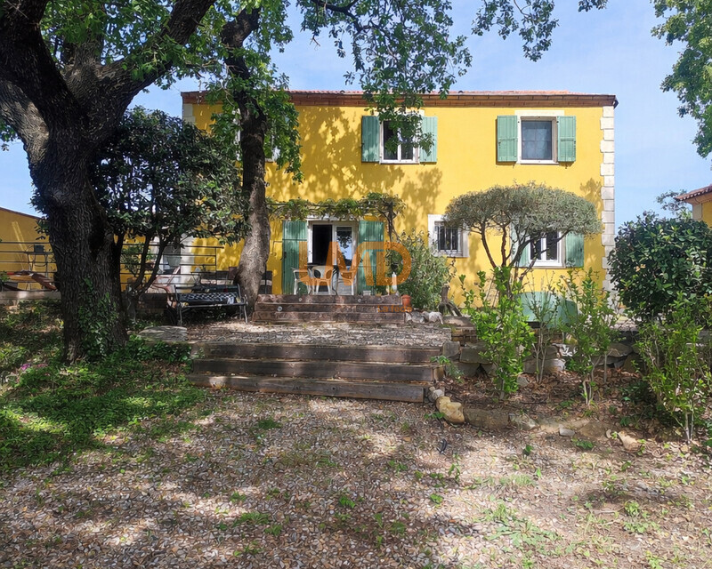 Villa familiale 5 chambres  avec piscine et jardin arboré  - File 00000000fa4871f4ba56dac2e948e03b