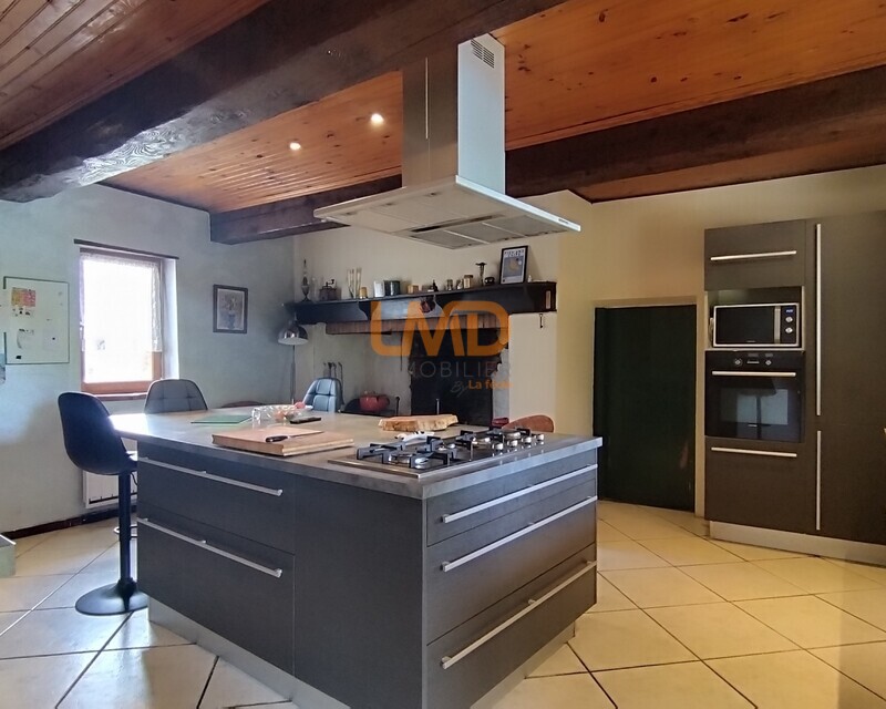 Maison T5 de plain pied, 176 m2 habitable - 1787909163573  1 