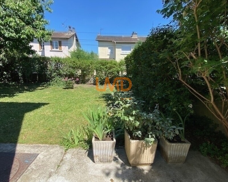 Maison familiale avec jardin et terrasse - Bourgeois ext jardin