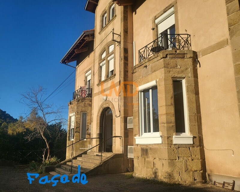 appartement au 3eme étage 45m2 - Façade immeuble