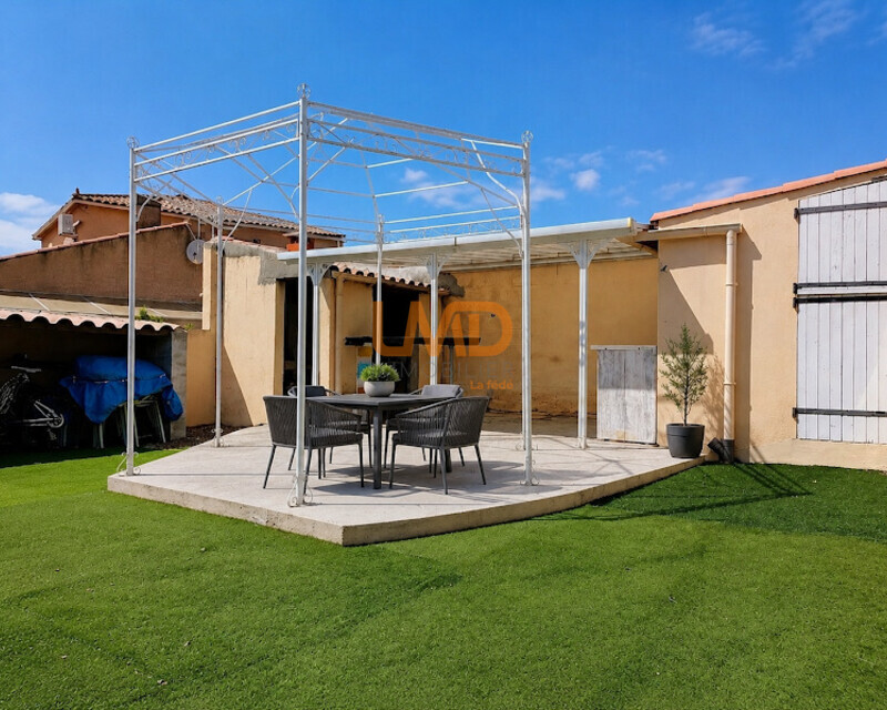 Maison avec fort potentiel, jardin piscinable et panneau solaire - File 00000000c0d071f7a82cd16090746630